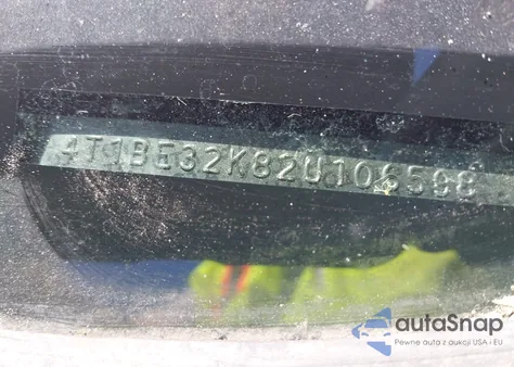 2002 Toyota Camry Le from USA, damaged, VIN 4T1BE32K82U106598